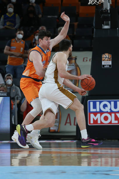 几轮表现出 几轮表现出